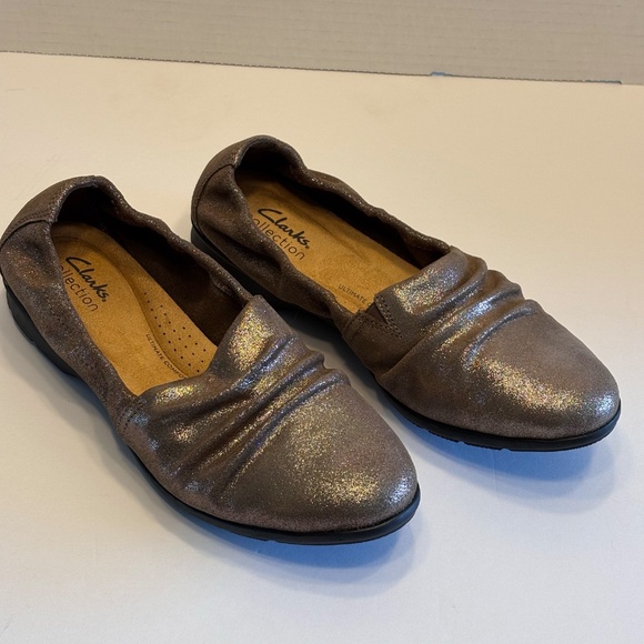 EUC Clarks Collection Women's Jennett Ruby Pewter Metallic SZ 8 Flats Shoes - Picture 3 of 14